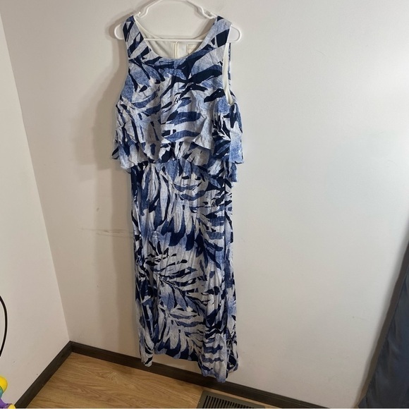 Chico’s Palm Print Maxi Dress Sz 2 Large Blue White Sleeveless Beach Vacation - Picture 2 of 9
